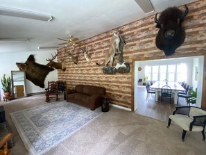 Interior - Country retreat with room for everyone! Sleeps up to 20 - great outdoor spaces (Whitehall)