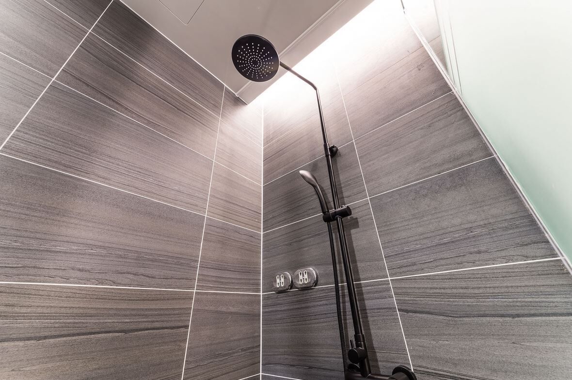 Basic Double Room | Bathroom | Shower, hair dryer, towels, soap