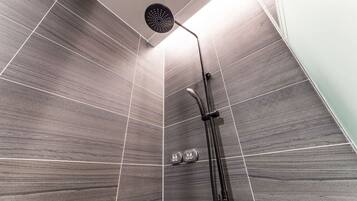 Basic Double Room | Bathroom | Shower, hair dryer, towels, soap