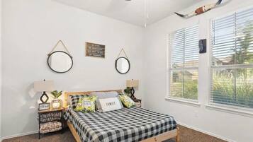 2 habitaciones, tabla de planchar con plancha, wifi y ropa de cama