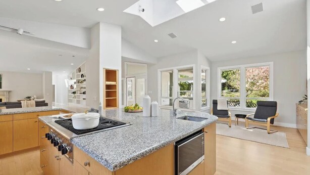 Private kitchen - Spacious 4BR country retreat nestled in redwoods and apple orchard (Occidental)