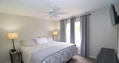 Rough River Retreat located 2 miles from Nicks Boat Dock and the state ramp/dam!