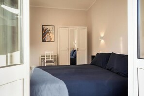 Room - Four-Bedroom Holiday Home (Roma)