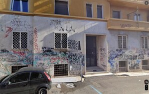 Exterior - Four-Bedroom Holiday Home (Roma)
