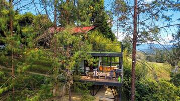Comfort Cabin, Lake View | Property grounds