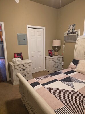 1 Schlafzimmer, Bügeleisen/Bügelbrett, kostenloses WLAN, Bettwäsche