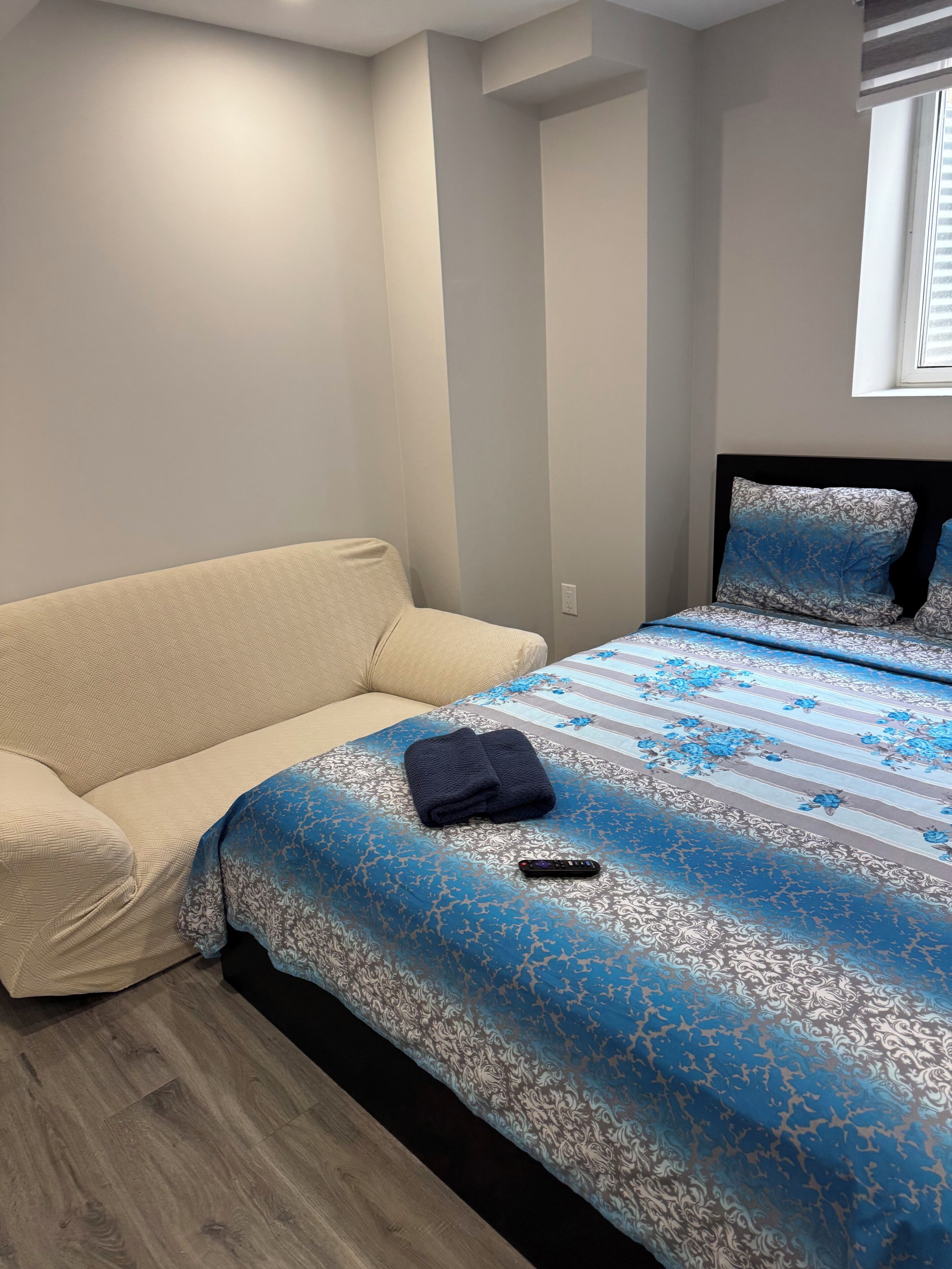 WiFi, bed sheets