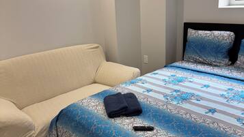 WiFi, bed sheets