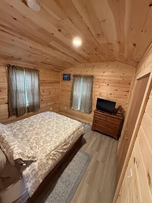 Room - Jungo Cabin #1 in Gouldsboro (Gouldsboro)
