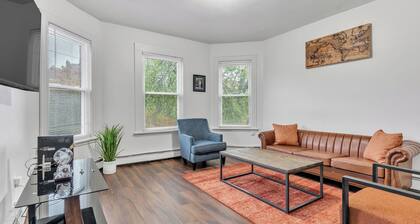 The Red Door Loft - Steps to Downtown Hartford