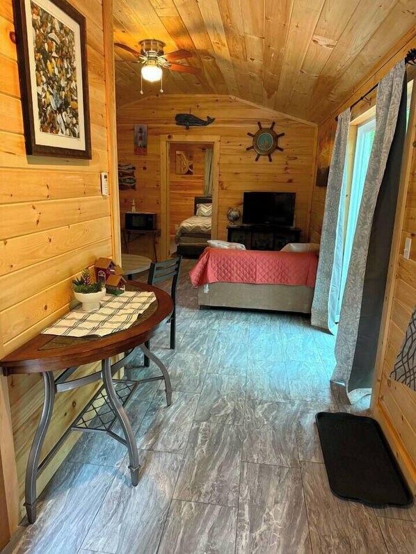 Room - Jungo Cabin #2 in Gouldsboro (Gouldsboro)