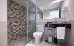 Apartment, Balkon, Stadtblick | Badezimmer