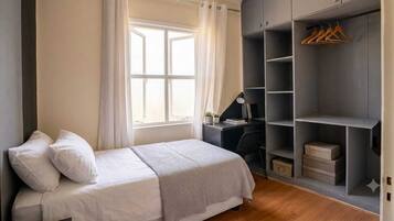 Quarto solteiro básico | Wi-Fi de cortesia