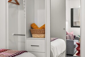 1 Schlafzimmer, Bügeleisen/Bügelbrett, kostenloses WLAN, Bettwäsche