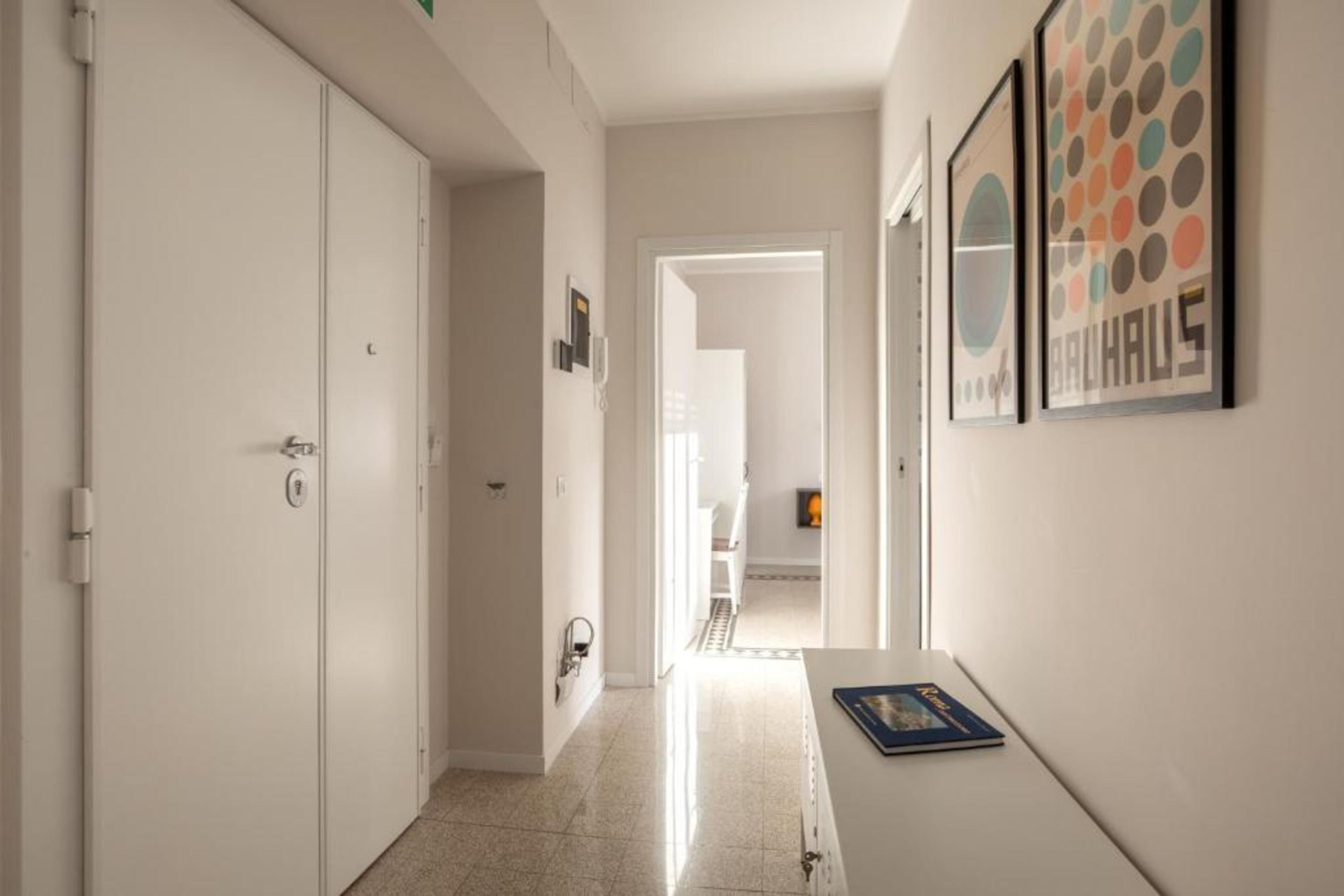 Apartment, 4 Bedrooms, City View | Hallway