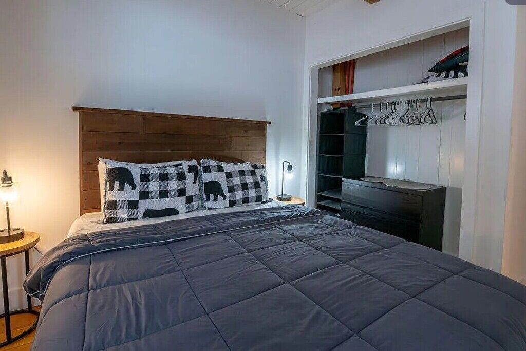 4 bedrooms, WiFi, bed sheets