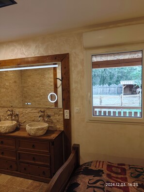 Room - Vrbo Property (Le Soler)