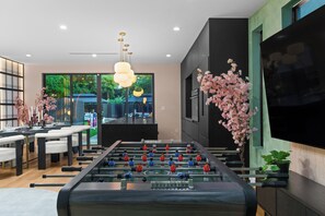 Games room - Tokyo Retreat Luxury Pool Villa Grill Near Beach (Miami)