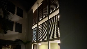 Unclassified image, 2 of 17, button - Urban Beach Apartment. (Saint-Pierre)
