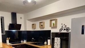 Unclassified image, 5 of 17, button - Urban Beach Apartment. (Saint-Pierre)