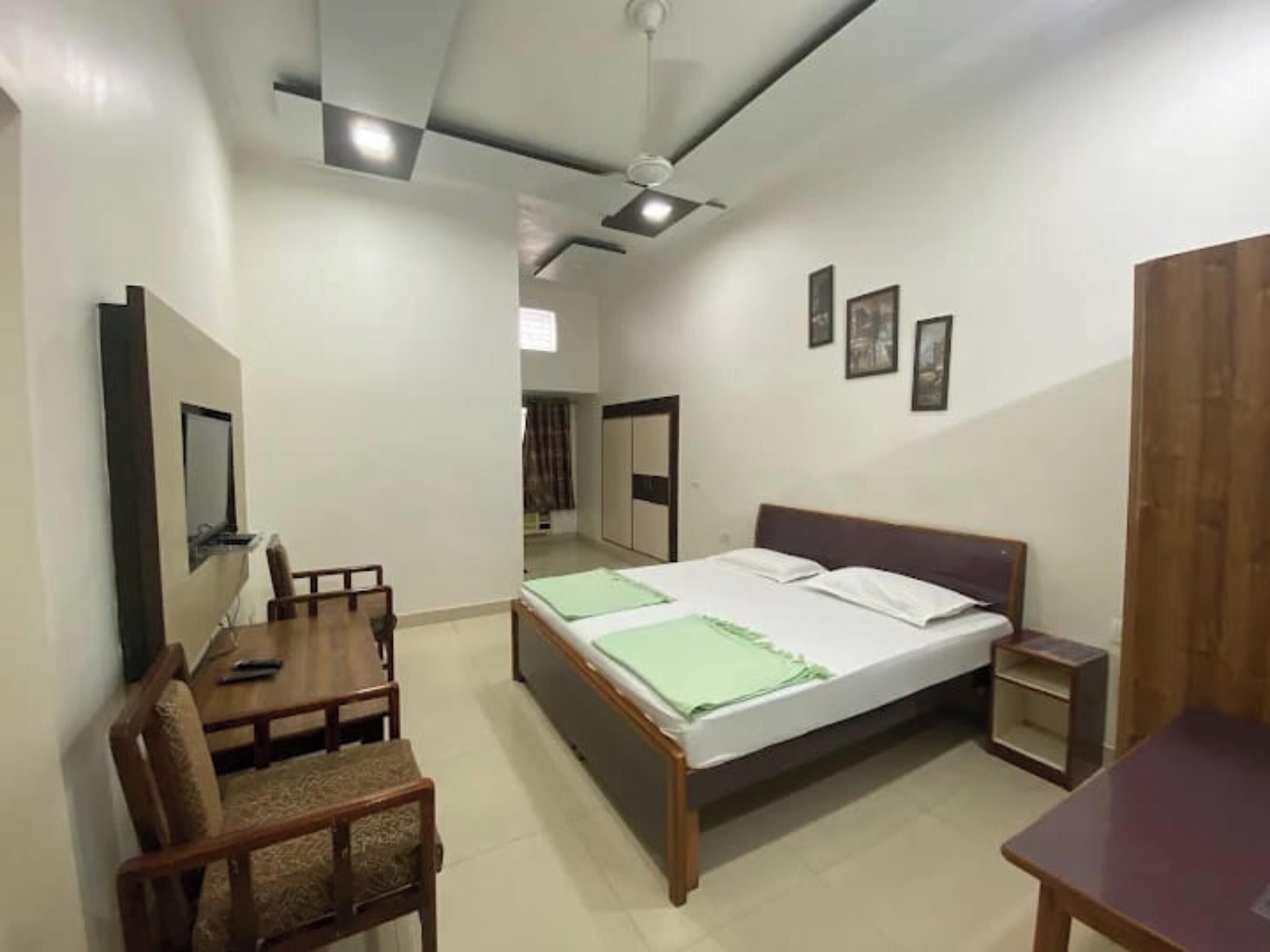 Deluxe Double Room | Desk, free WiFi