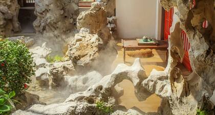 Yanboli Classical Garden & Hot Spring