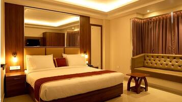Premium Suite | In-room safe, WiFi (free)