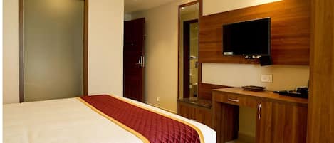 Deluxe Double Room | In-room safe, WiFi (free)