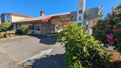 Anchor Pointe Inn & Suites