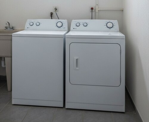 8BR, 4 Floor Gem by Tropicana, Beach & Boardwalk
