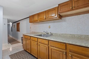 Interior - 8BR, 4 Floor Gem by Tropicana, Beach & Boardwalk (Atlantic City)