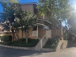 Exterior - 
Beautiful 3BR Townhouse in Gated Seaside Village HB – Walk to the Beach & Pier (Huntington Beach)