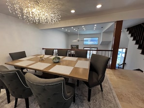 Dining - 
Beautiful 3BR Townhouse in Gated Seaside Village HB – Walk to the Beach & Pier (Huntington Beach)