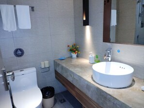 Kamar Twin Comfort | Kamar mandi
