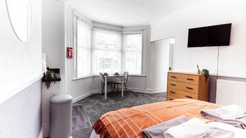 1 dormitorio y ropa de cama