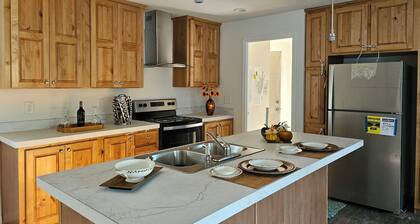 Serene 4-bedroom house in Willits perfect for relaxing getaways
