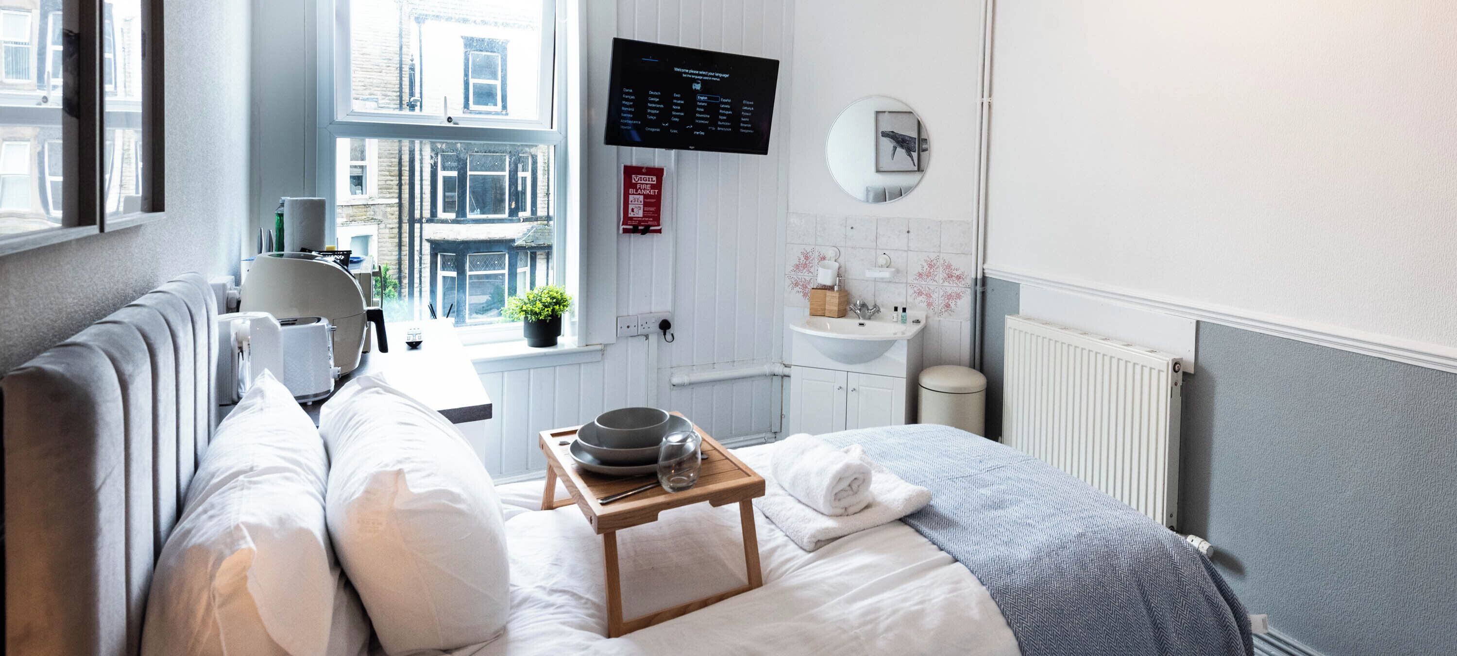 2 bedrooms, bed sheets