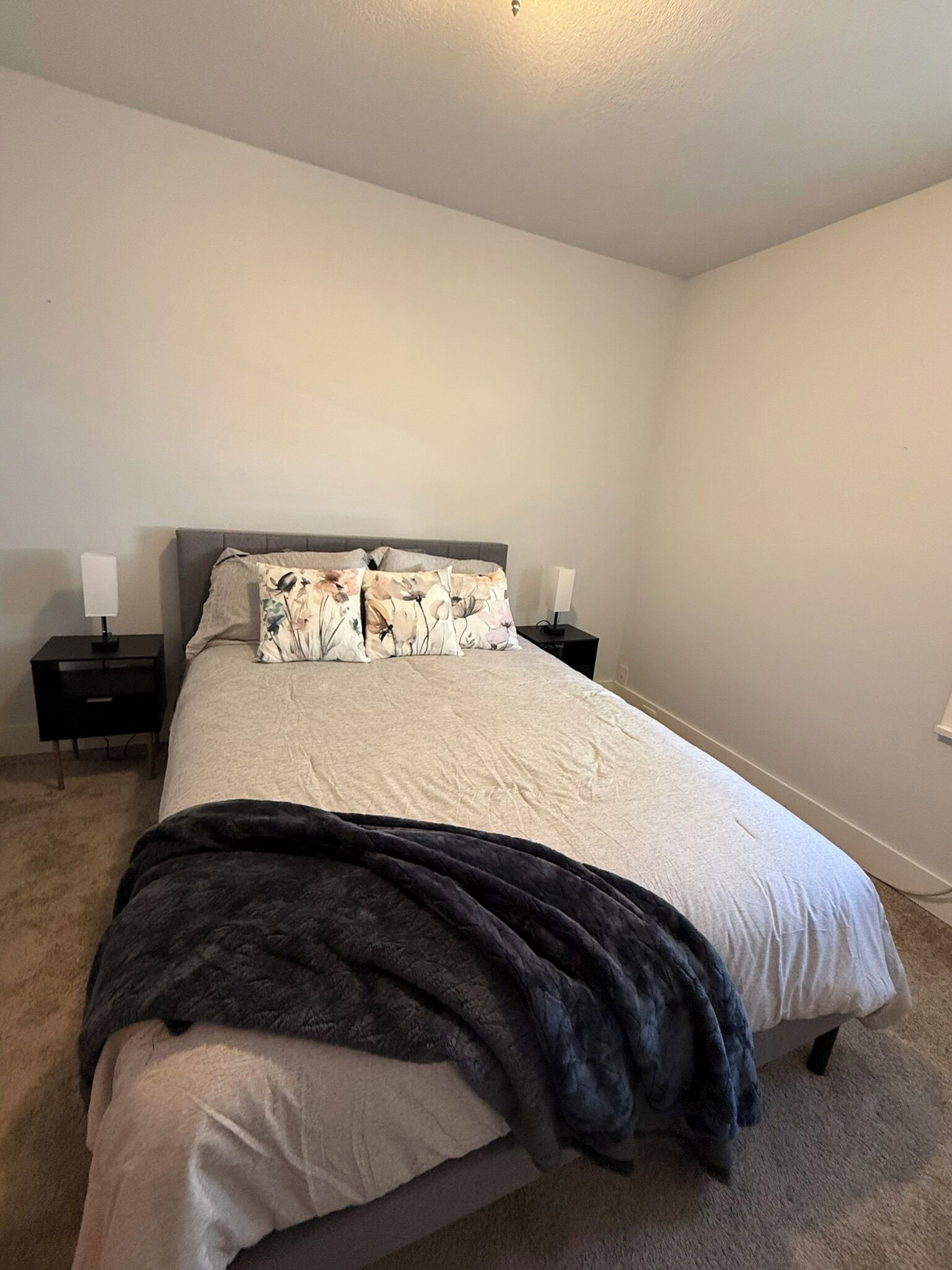 3 bedrooms, internet, bed sheets