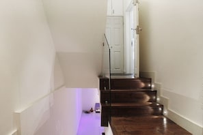Interior - Zen Studio w/ Spa Shower & AC (Greater London)