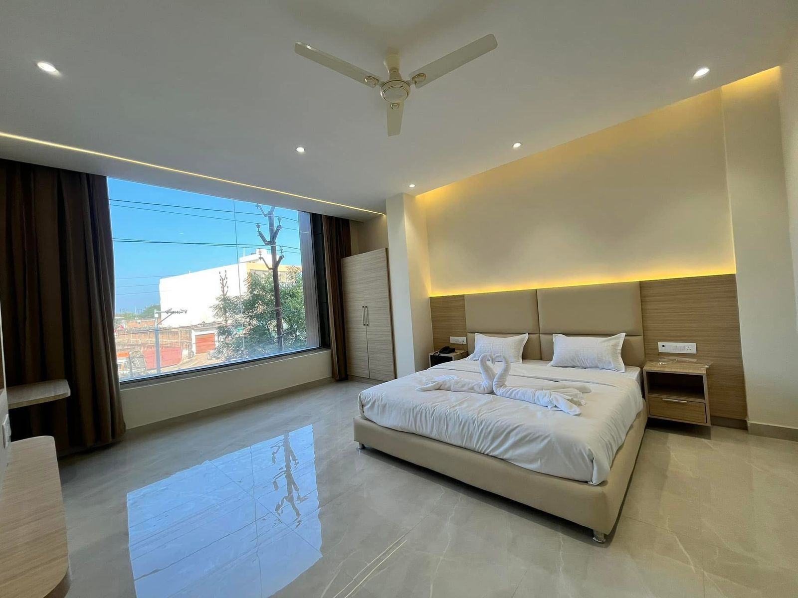 Deluxe Double Room | Free WiFi
