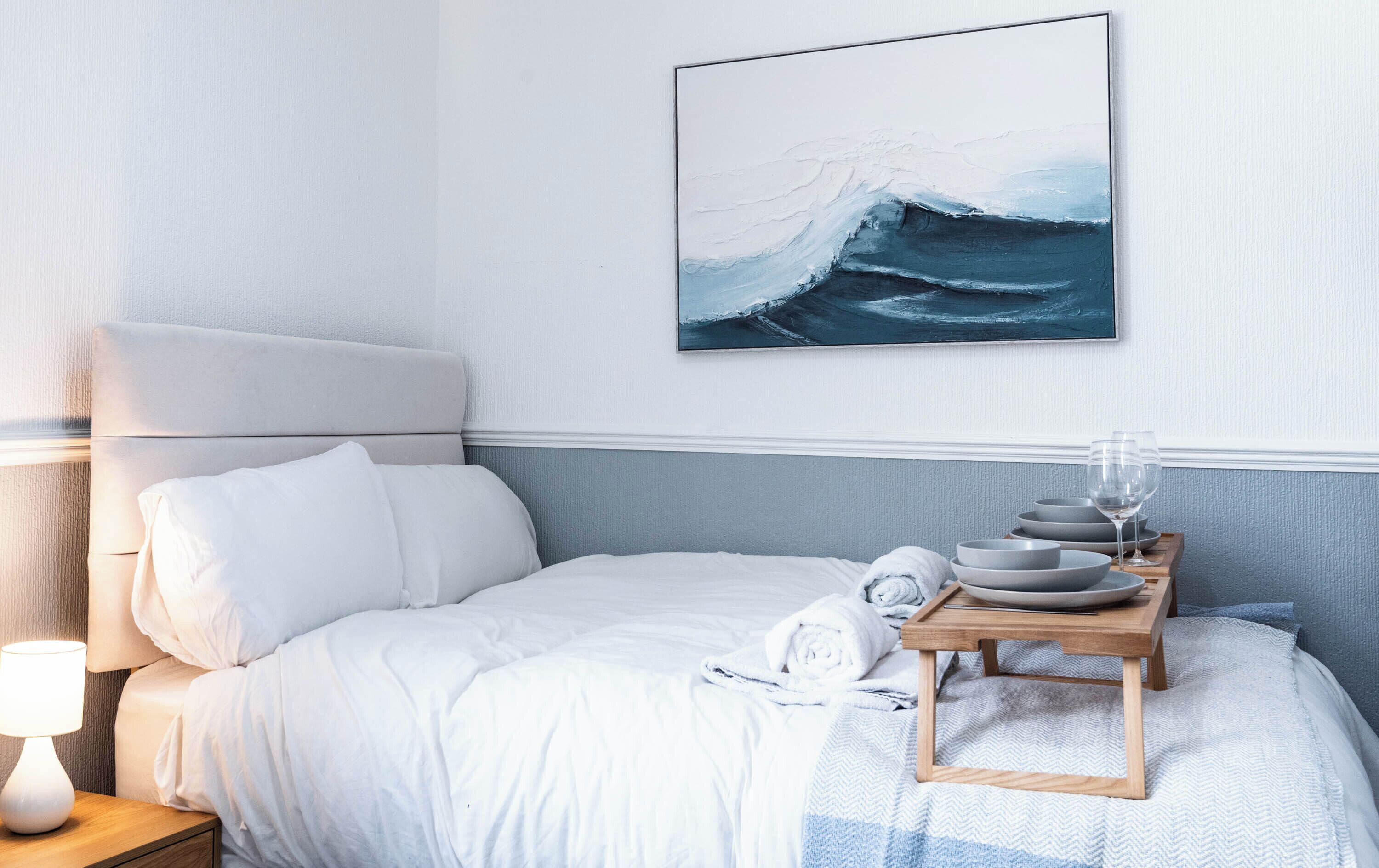1 bedroom, bed sheets