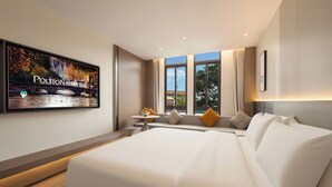 Business Single Room, City View | Desk, laptop workspace, blackout curtains, soundproofing