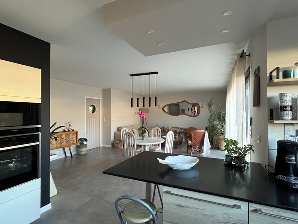 Interior - Single-story house with an enclosed garden, near the beach—ideal for families (Pornichet)