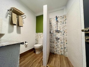 Classic Double Room, Balcony, Sea View | Bathroom - Alınca Elm Pansiyon (Fethiye)