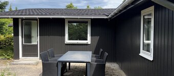 Cozy Holiday Home 250 m from the Beach