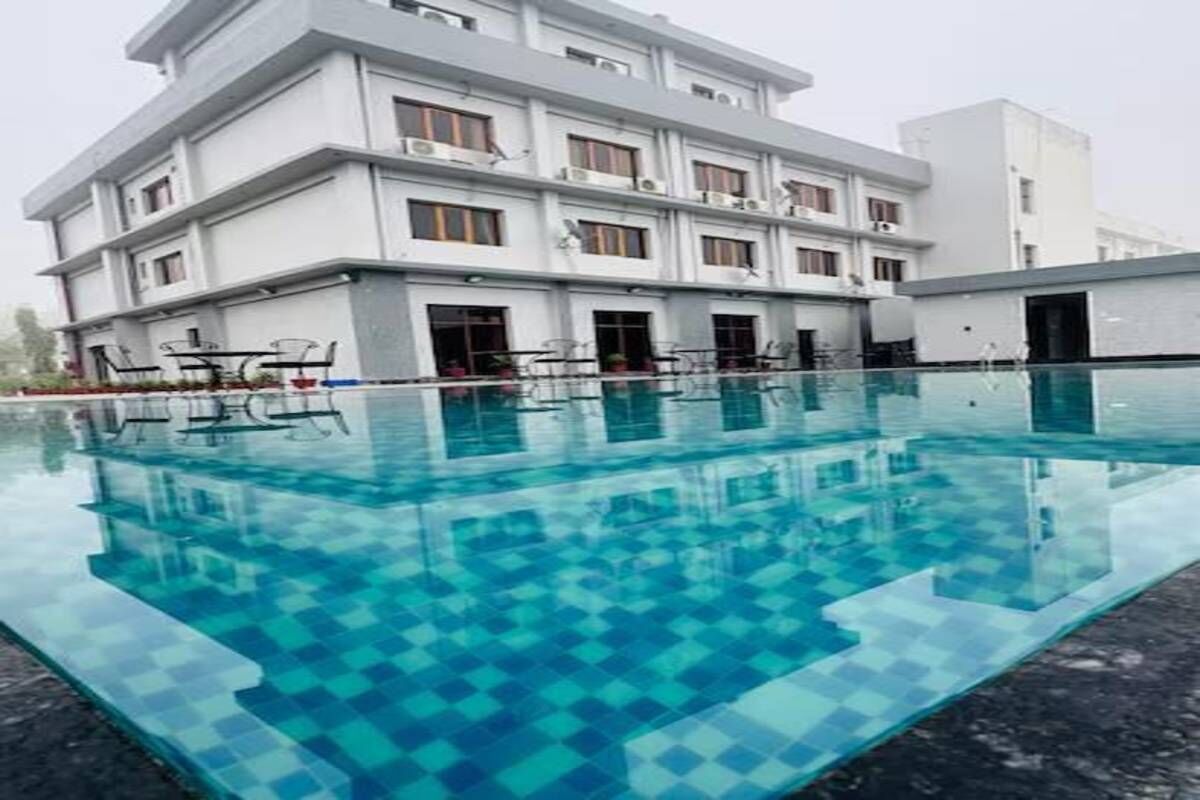 Kolam renang terbuka 