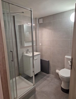 Apartment | Bilik Mandi