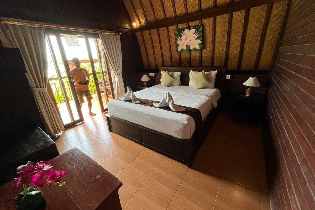 Basic Double Room, Sea View | Desk