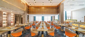 Poltton Century Hotel(Yangjiang Jinshan Road )