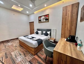 Deluxe Room | Iron/ironing board, free WiFi - RRR Hotel (Faizabad)